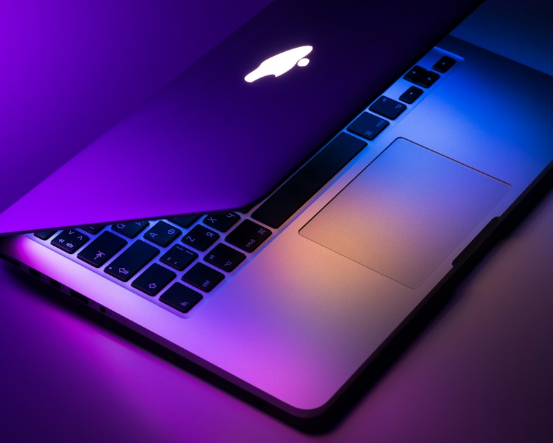 Apple MacBook Air 13" (Cip M3 / 8GB / 256GB SSD / Paparan Liquid Retina / Bateri 18 Jam)